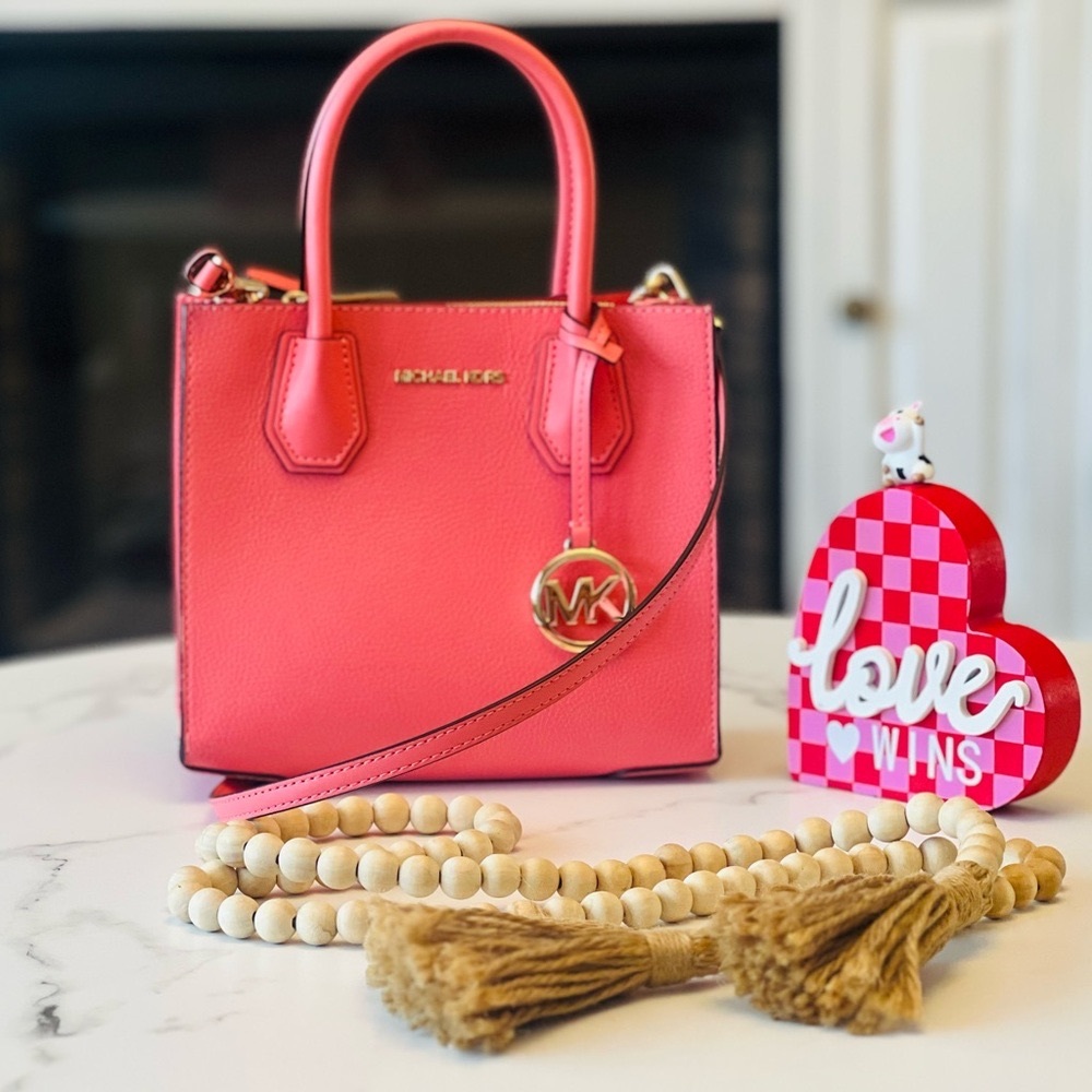 💕Michael Kors Mercer Medium Pebbled Leather Crossbody Bag💕